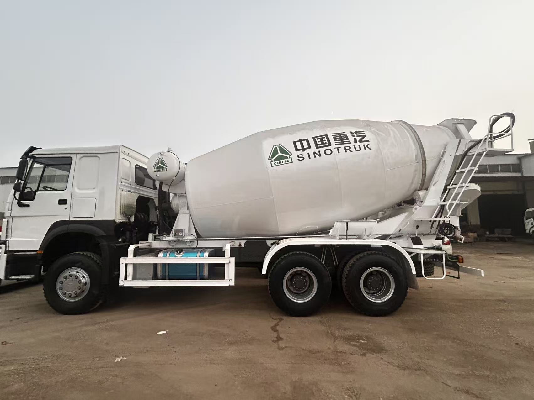 HOWO 371 6×4 12m³ Concrete Mixer Truck