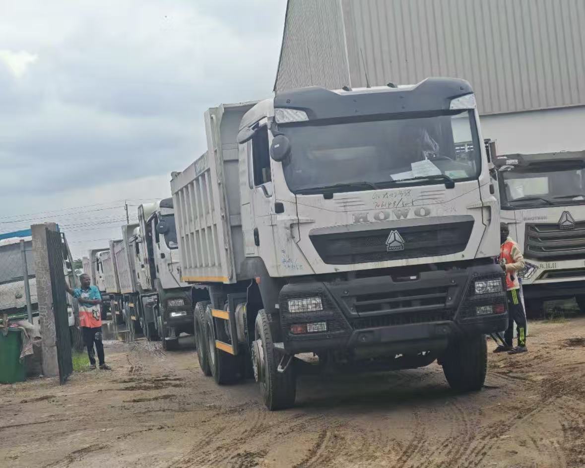 Our heavy-duty HOWO trucks have been exported to many countries in Africa. We have supplied batches of HOWO 371 dump trucks, tractor trucks, concrete mixers and HOWO TX tipper trucks for mining, road construction and infrastructure projects. Customers are satisfied with the reliable performance and low maintenance cost, many of them place repeat orders.
